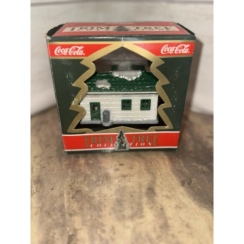 Coca Cola Trim-a-Tree Collection 1930s Service Station‎ (1991)